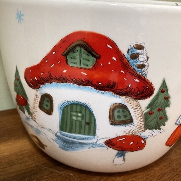 NWT! GNOME W/ TOADSTOOL HOUSE 2 QT. CERAMIC MIXING BOWL & 3 SNOWFLAKE CUTTERS - Picture 2 of 12